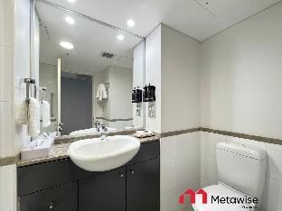 MetaWiseBnB | Sydney CBD | Haymarket King Studio Apartment in Surry Hills
