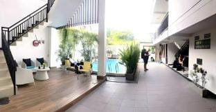 Mezzanine room legian with private kitchen Apartment in Kuta