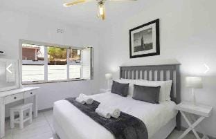 Beautiful Beachfront apartment Vacation rental in Cape Town