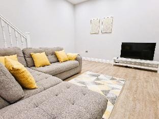 AO Home Lettings - No. 3  Kingshead Apartments Apartment in England