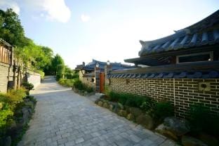 Geuligobom Dokchae Pension Bed and Breakfast in South Korea
