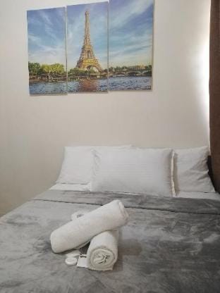 Cozy Condo EDSA w/ Netflix Apartment in Mandaluyong