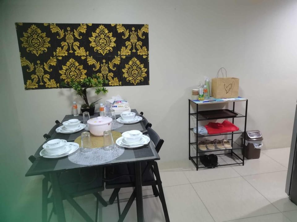 Family Suites  3 Shell Res MOA w/ Balcony  Apartment in Pasay
