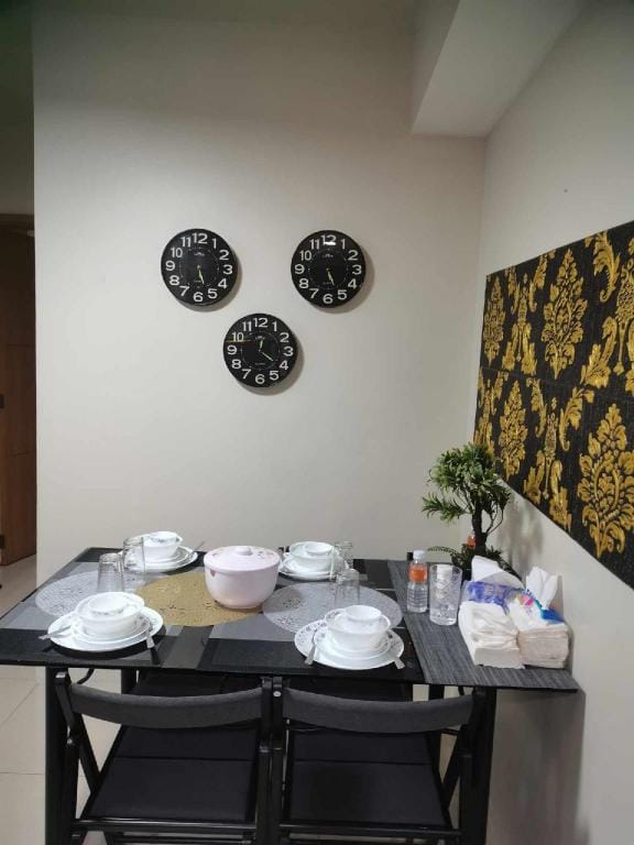 Family Suites  3 Shell Res MOA w/ Balcony  Apartment in Pasay