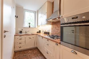 Golden Apartments Warsaw - City Center- Zamenhofa  Apartment in Warsaw