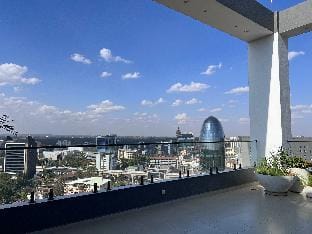 Upscale 2BR Apt with Westlands View Apartment in Nairobi
