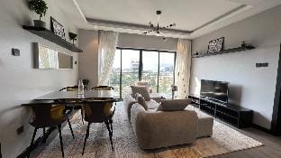 Stylish 2BR Apt in Westlands with Rooftop Pool Vacation rental in Nairobi