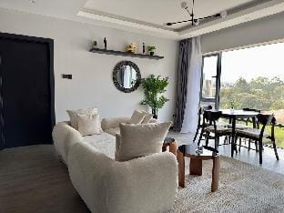 Unique African Sun 2BR Apt in Westlands Vacation rental in Nairobi
