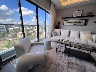 Yayo Westlands Upscale 2BR Apt with Westlands View Vacation rental in Nairobi