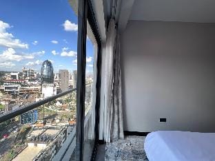 Yayo Westlands Upscale 2BR Apt with Westlands View Vacation rental in Nairobi