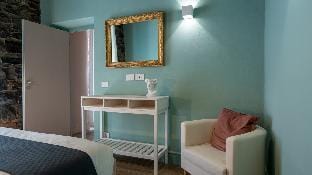 From the 1400s in the heart of historic citycenter Apartment in Como