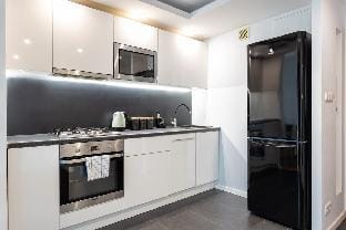 Golden Apartments Warsaw - Rondo ONZ-Jana Pawla Apartment in Warsaw