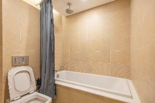 OneBedroom Vinhomes Metropolis  Skyview Apartment in Hanoi