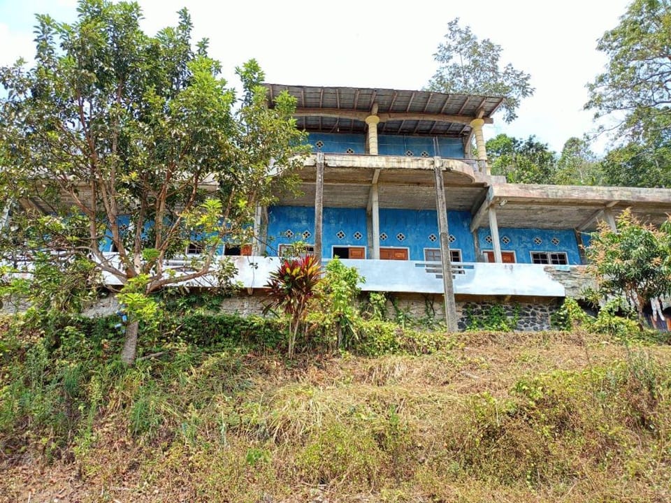 Hotel O Puri Azzura Danau Ranau Near Danau Ranau Pusri Hotel in Indonesia