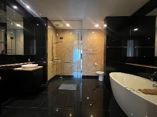 Large 3-Bedroom Modern Resort Style KLCC Apartment Apartment in Federal Territory of Kuala Lumpur