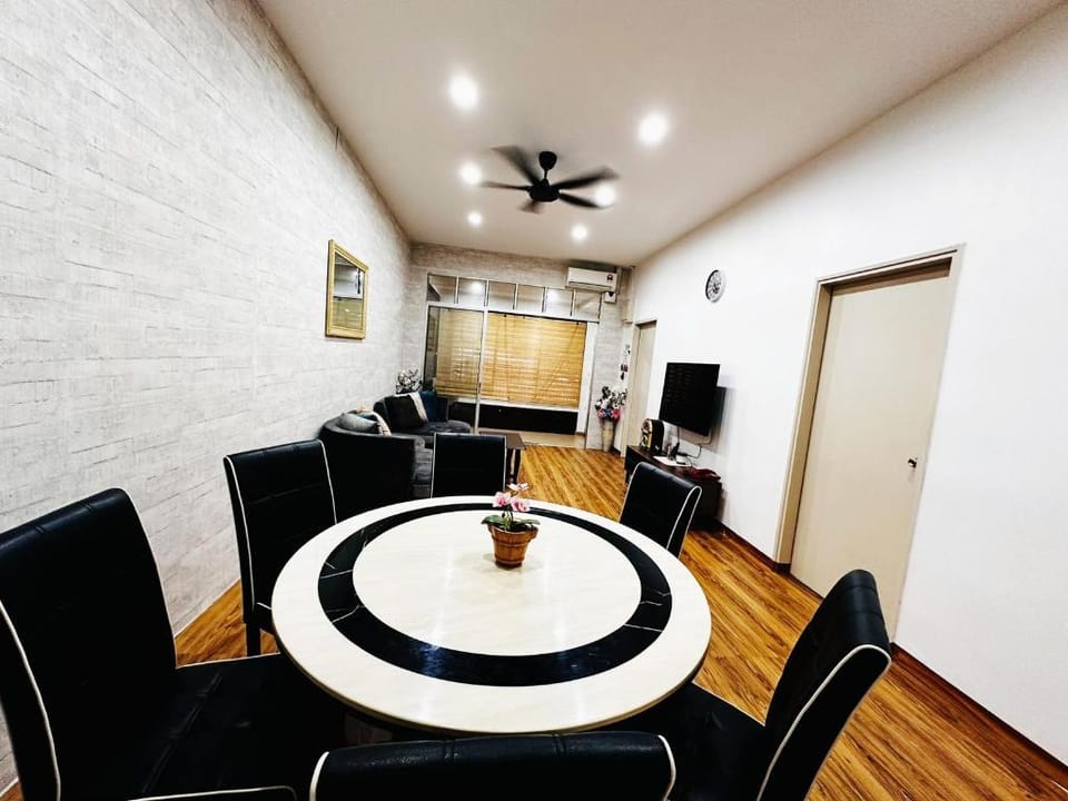 LOVELY AUTUMN HOMESTAY+MINI WATERPARK+KIDS POOL Vacation rental in Johor
