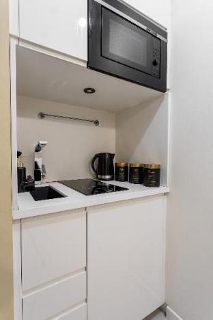Golden Apartments Warsaw - Top Location-Pl Konst Apartment in Warsaw