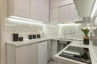 Golden Apartments Warsaw - City Center-Wspolna Apartment in Warsaw