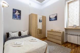 Golden Apartments Warsaw - City Center-Wspolna Apartment in Warsaw