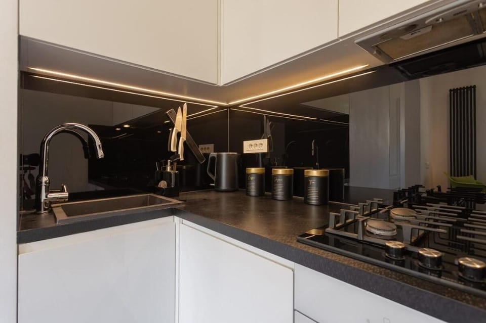 Golden Apartments Warsaw - Top Location-Krakowskie Apartment in Warsaw
