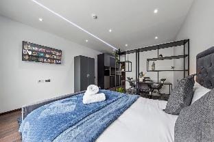 Serviced Modern Luxury Flat near Central London Apartment in London Borough of Camden