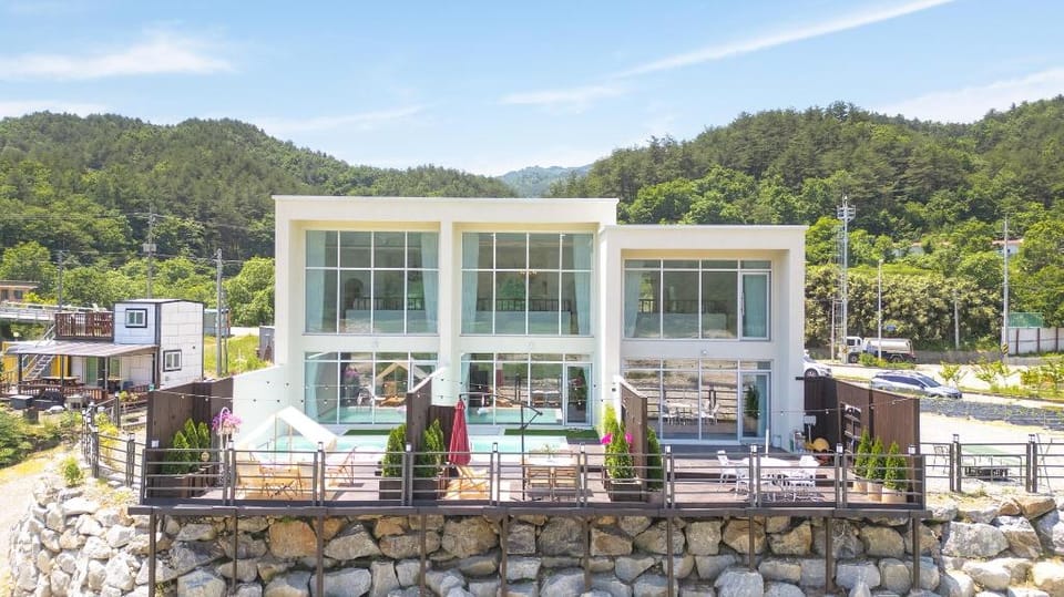 Yangyang Labianrose Poolvilla Bed and Breakfast in South Korea