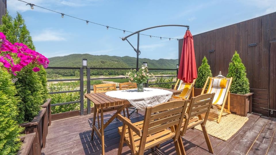 Yangyang Labianrose Poolvilla Bed and Breakfast in South Korea