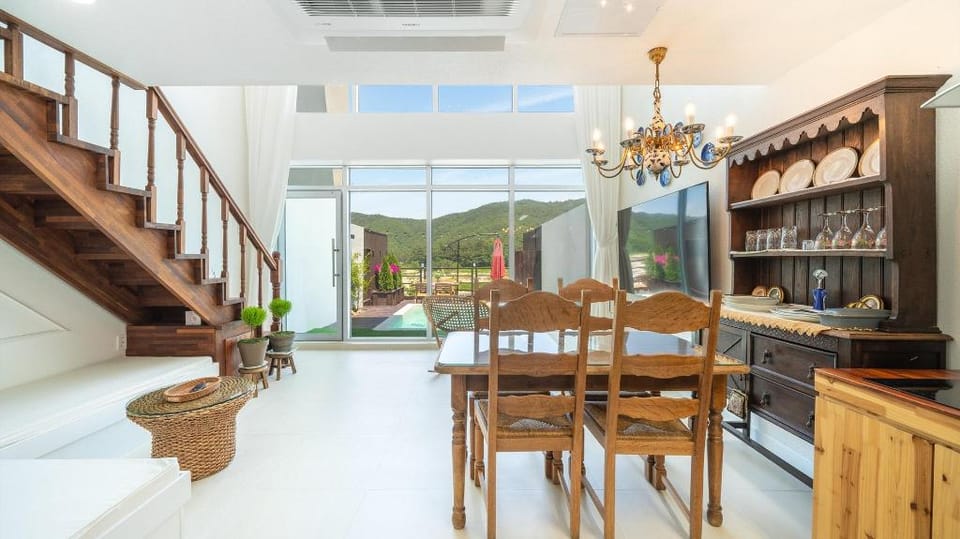 Yangyang Labianrose Poolvilla Bed and Breakfast in South Korea