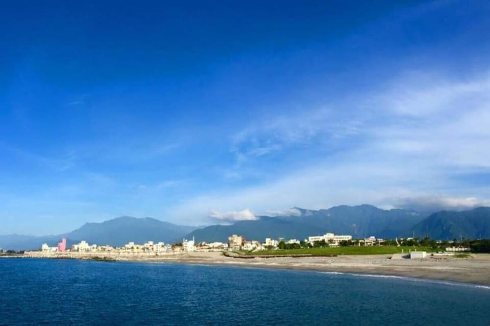 Seaview Apartment (for 6) Near Beach 海景兩房 (六人)度假宅 Vacation rental in Taiwan, Province of China