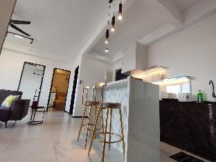 UrbanSuites#COWAY+Dryer+Wi-Fi+TVBox+POOL_3B2B_8pax Apartment in George Town