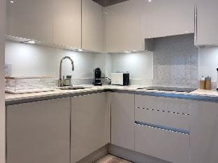 Luxe Pad London: with Free Parking! Apartment in Brentford