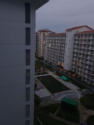 2-Bedroom Condo. Near Airport. Netflix And Wi-fi. Apartment in Las Pinas