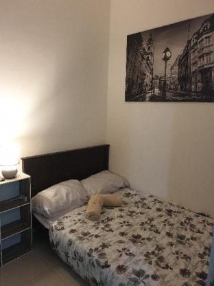 2-Bedroom Condo. Near Airport. Netflix And Wi-fi. Apartment in Las Pinas