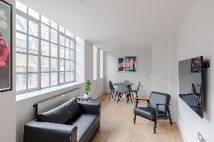 Dolls House - Farringdon - by Frankie Says Apartment in London Borough of Islington