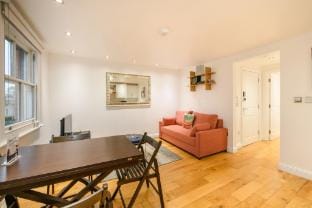 The Play Pen - Holborn - by Frankie Says Apartment in London Borough of Islington