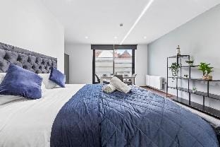 Modern Spacious Sleeps 4 Studio Golders Green Apartment in London Borough of Camden