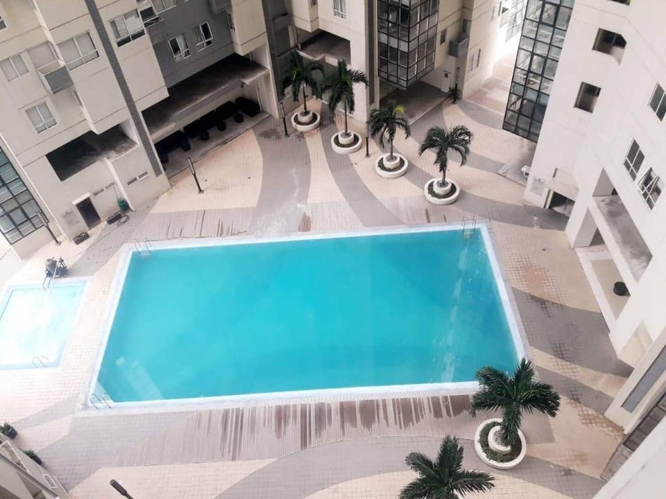 Quiet 2BR Suite in Forbes Area BGC!  Apartment in Makati