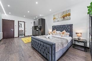 Luxury Sleeps 4 Studio Flat Apartment in London Borough of Camden