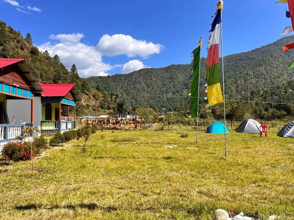 Encamp Phuntso Stay, Sangti Valley Vacation rental in India