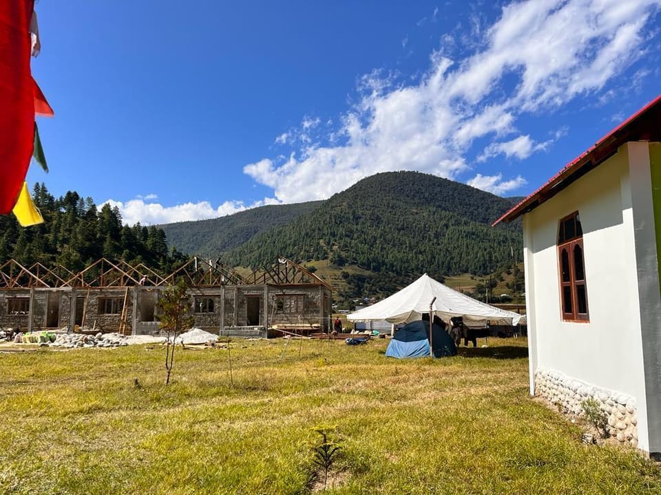 Encamp Phuntso Stay, Sangti Valley Vacation rental in India
