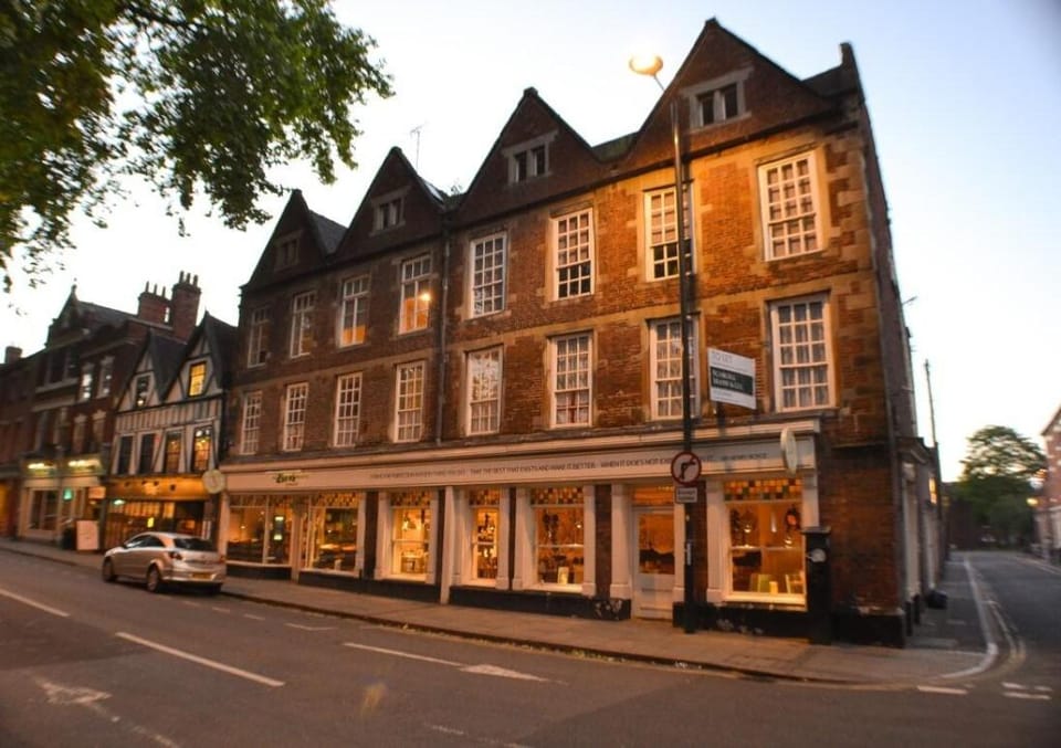 City Centre | King Bed | Self Check-In | Parking Apartment in Derby