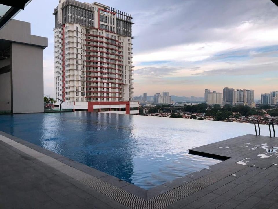 The Grand SS15 2 Bedrooms Condo (Wifi+Netflix) Vacation rental in Subang Jaya