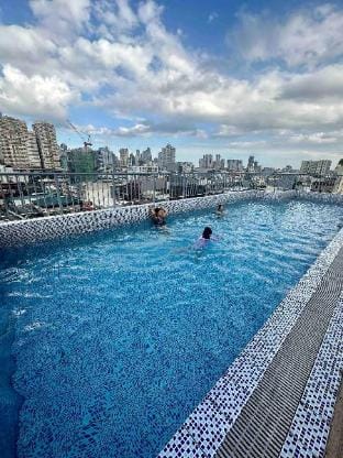 City Nest Makati with Rooftop Pool & Free Netflix Apartment in Pasay