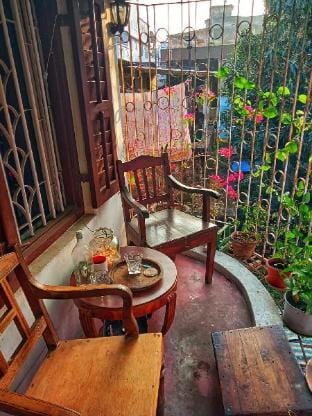The Turquoise Letterbox Apartment in Kolkata