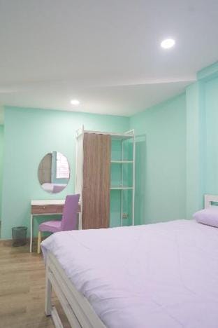So-K Homey: 3rdFloor (Green No.1)/ 3 min from MRT  Apartment in Bangkok