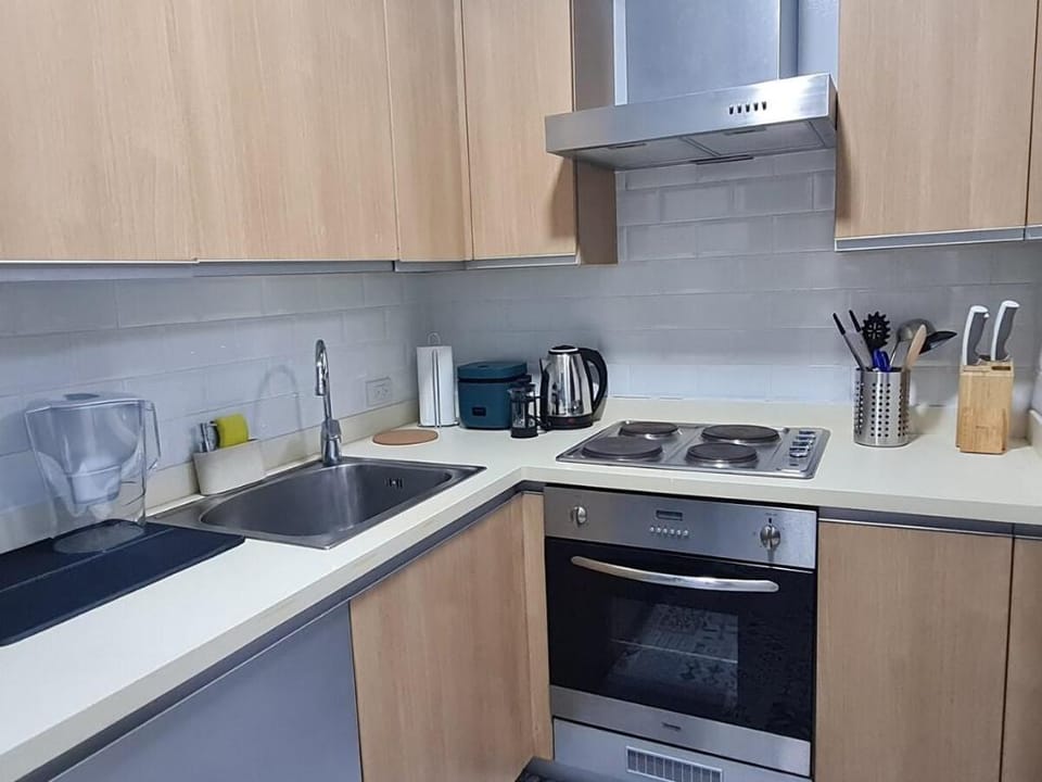 Homey spacious condo unit in BGC - B SOMA NT Apartment in Makati