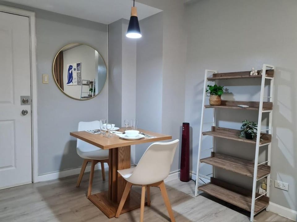 Homey spacious condo unit in BGC - B SOMA NT Apartment in Makati