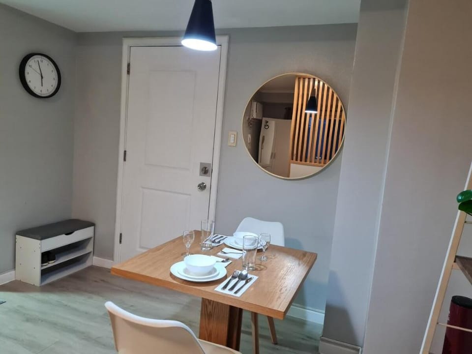 Homey spacious condo unit in BGC - B SOMA NT Apartment in Makati