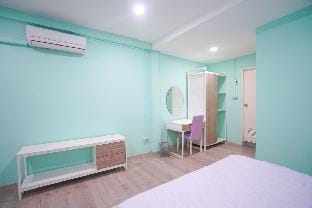 So-K Homey: Whole 3rd Floor (3BR) / 3 min from MRT Apartment in Bangkok