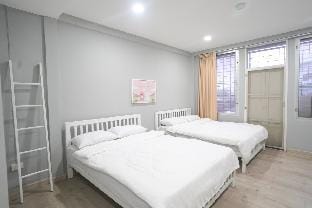 So-K Homey: Whole 4th Floor (3BR) /3 min from MRT Apartment in Bangkok